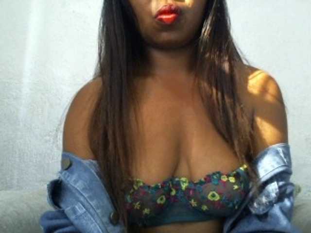 Muluna live cam on BongaCams