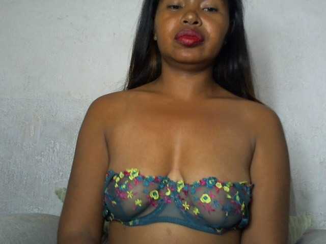 Muluna live cam on BongaCams