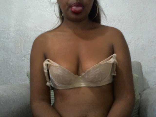Muluna live cam on BongaCams