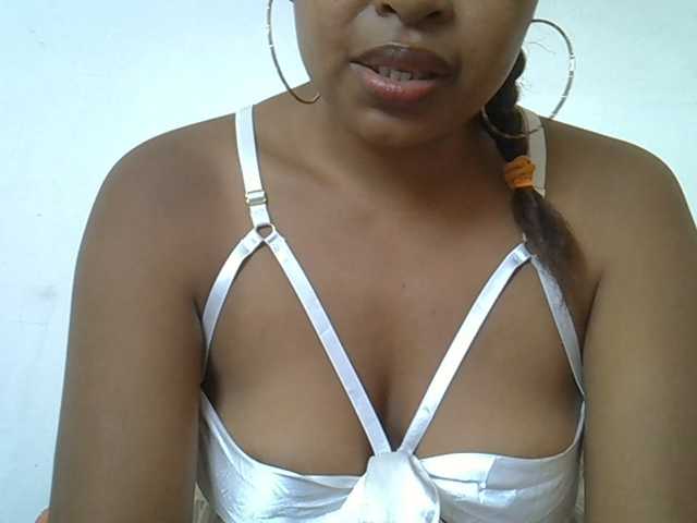 Muluna live cam on BongaCams