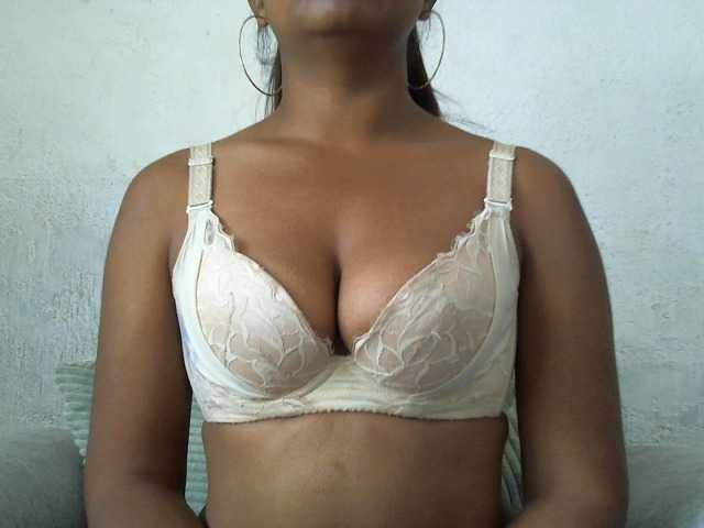 Muluna live webcam show