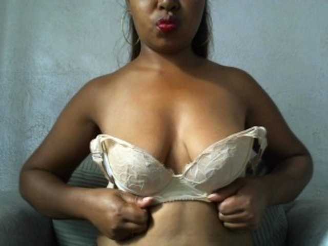Muluna live webcam show