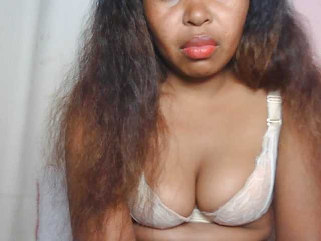 Muluna live cam on BongaCams