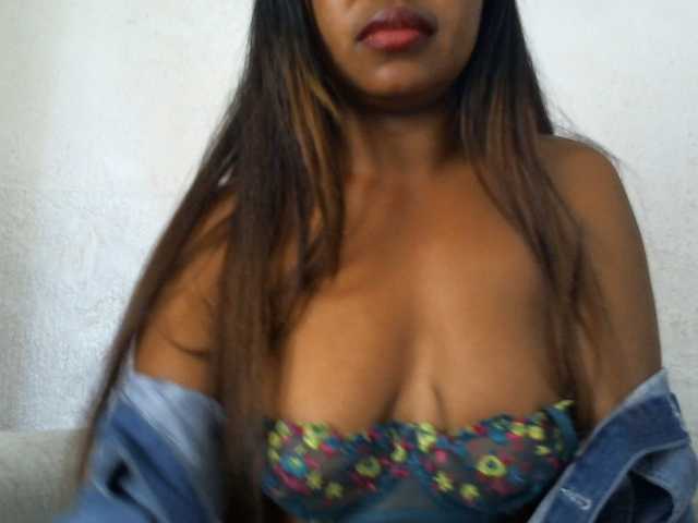 Muluna live cam on BongaCams