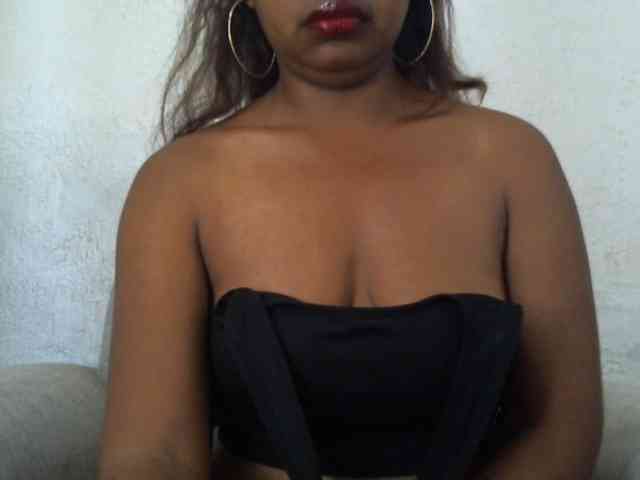 Muluna Live Webcam on BongaCams