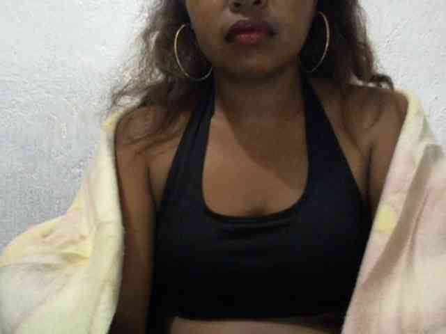 Muluna Live Webcam on BongaCams