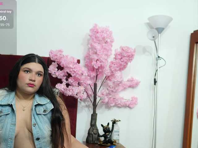 kitty4daddy live cam on BongaCams