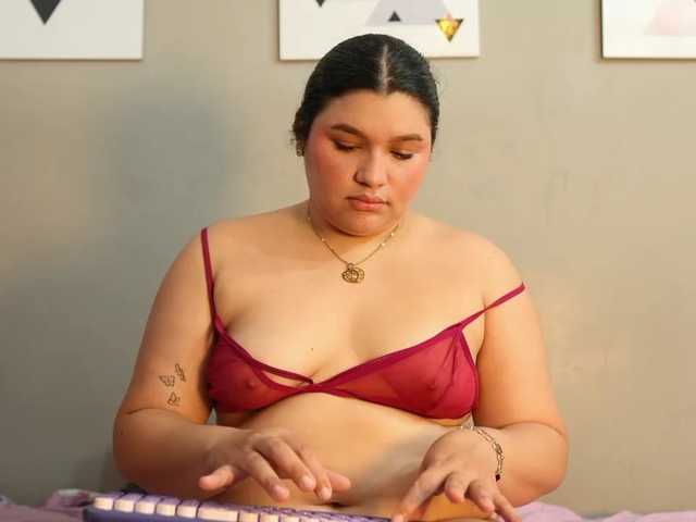 kitty4daddy live cam on BongaCams