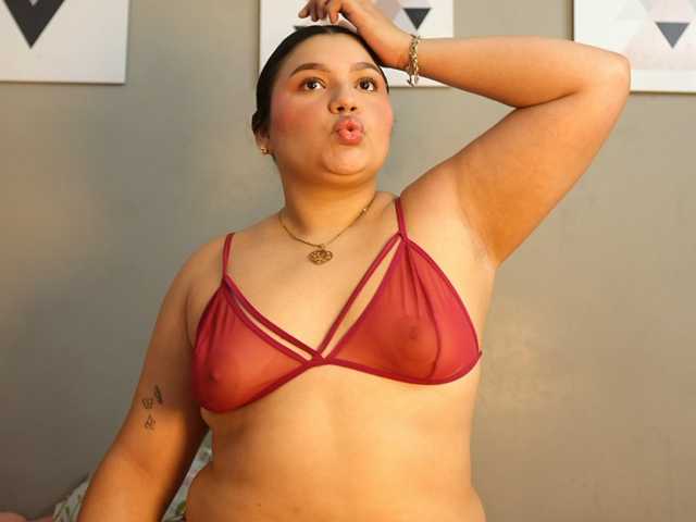 kitty4daddy live cam on BongaCams