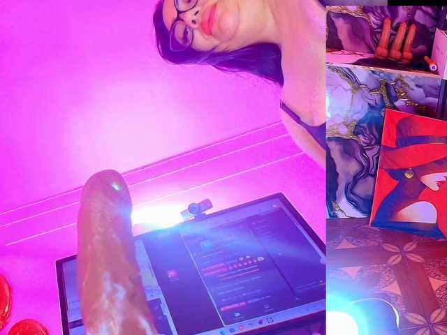 dakotamilf-hot live cam on BongaCams