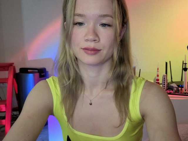 alicecutey live cam on BongaCams