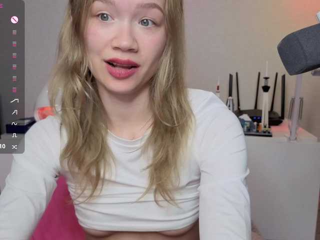 alicecutey live cam on BongaCams