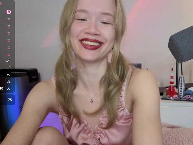 alicecutey live cam on BongaCams