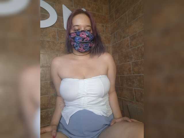 eridaamorous-1 live cam on BongaCams