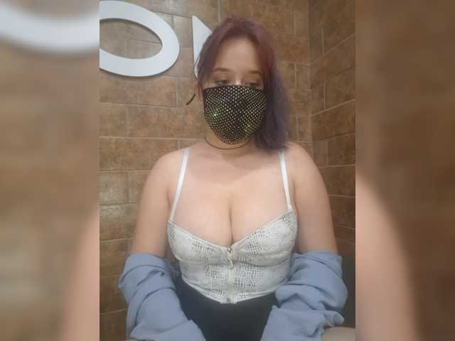 eridaamorous-1 live cam on BongaCams