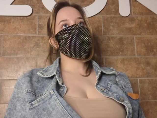 eridaamorous-1 live cam