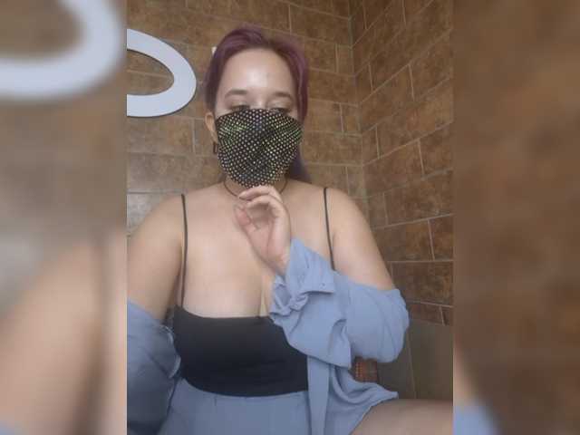 eridaamorous-1 live webcam show
