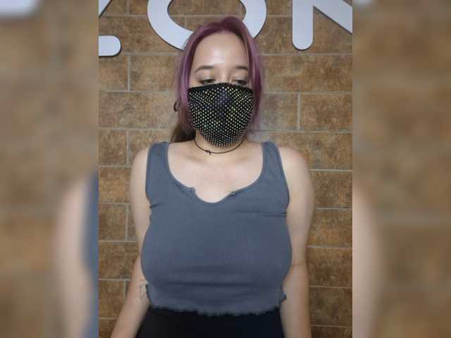 eridaamorous-1 live cam on BongaCams