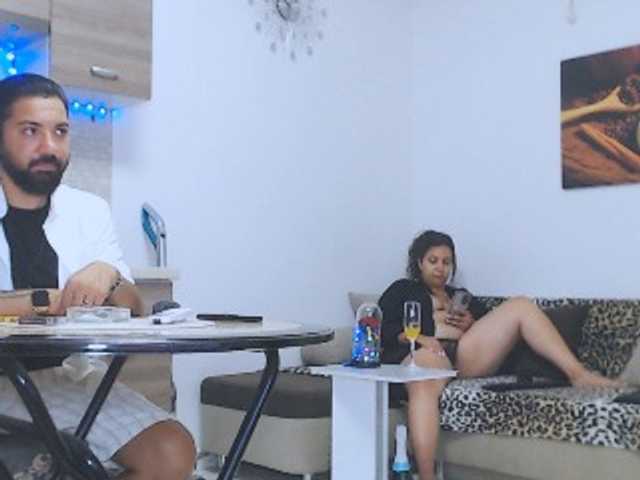 Rebeca-Armand live cam on UnifiedCams