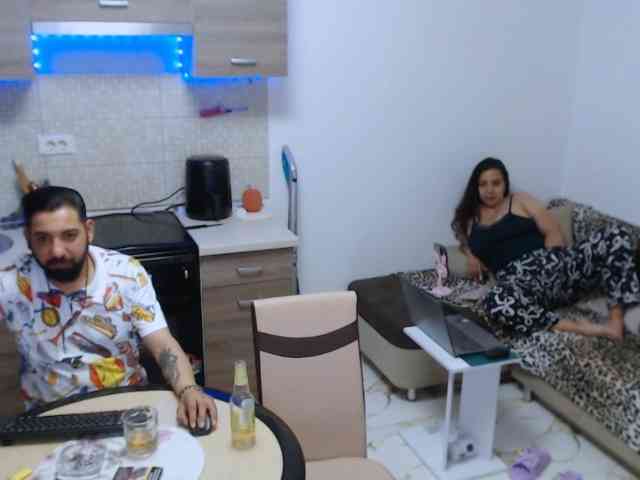 Rebeca-Armand webcam