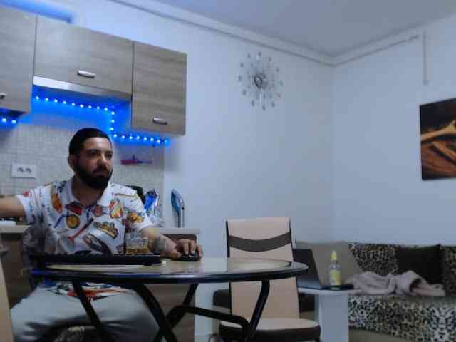 Rebeca-Armand webcam