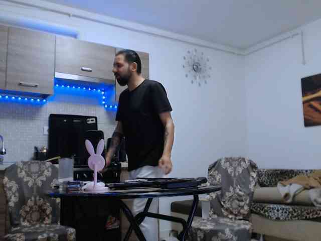 Rebeca-Armand webcam