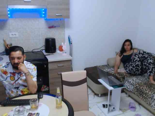 Rebeca-Armand webcam