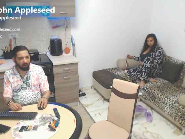 Rebeca-Armand webcam