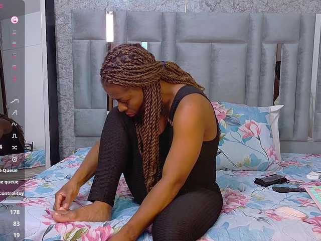 CheatingNeighborr live cam on BongaCams