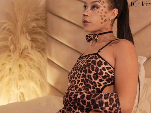 kimhilton-