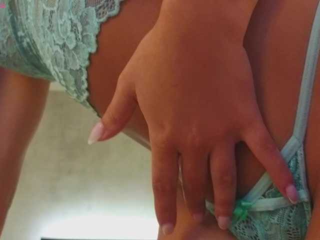 kimhilton- live webcam show