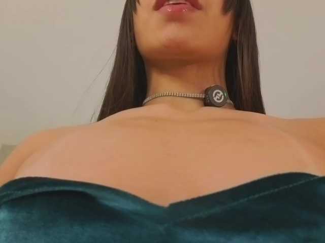 kimhilton-
