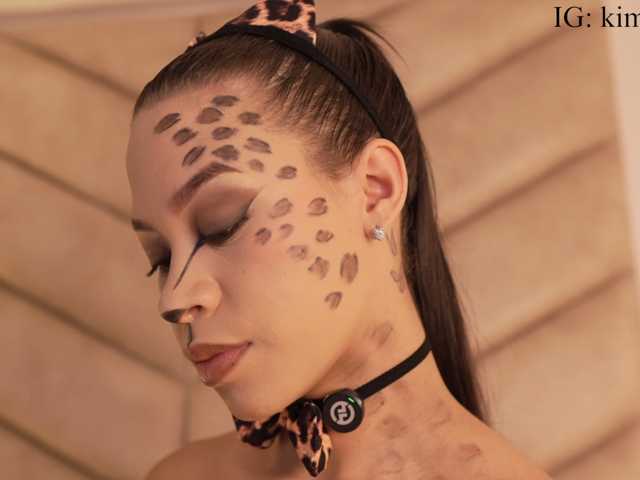 kimhilton-