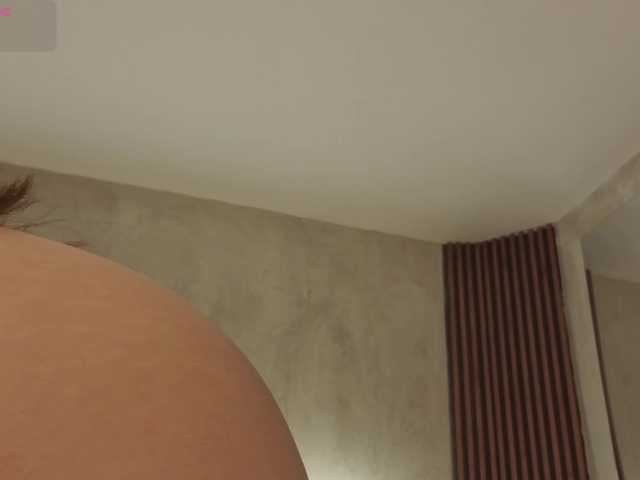 kimhilton-