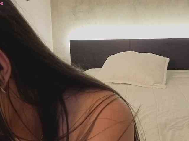 kimhilton-
