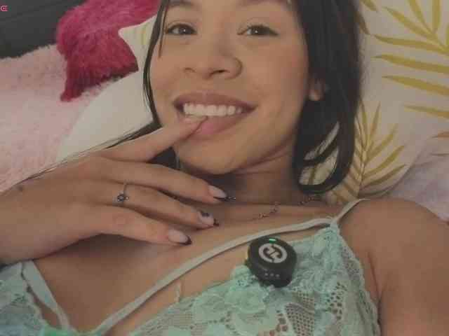 kimhilton-