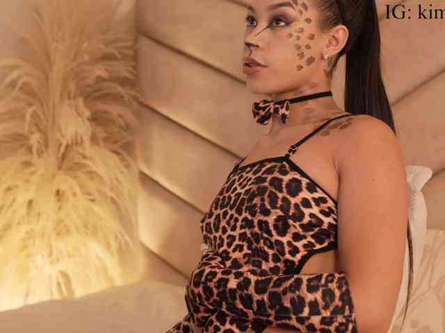 kimhilton-