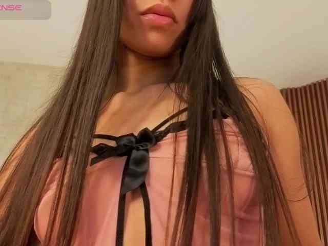 kimhilton-