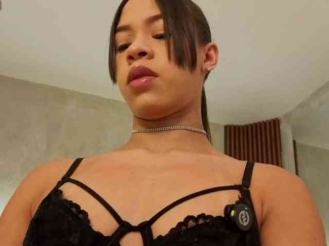 kimhilton- webcam