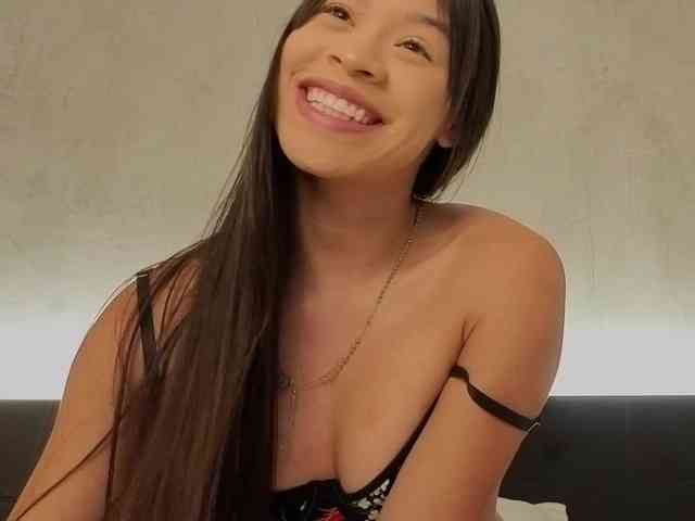 kimhilton-