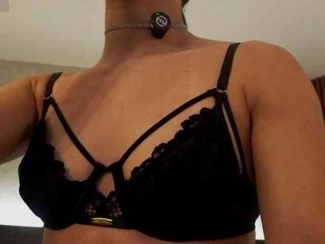 kimhilton- webcam