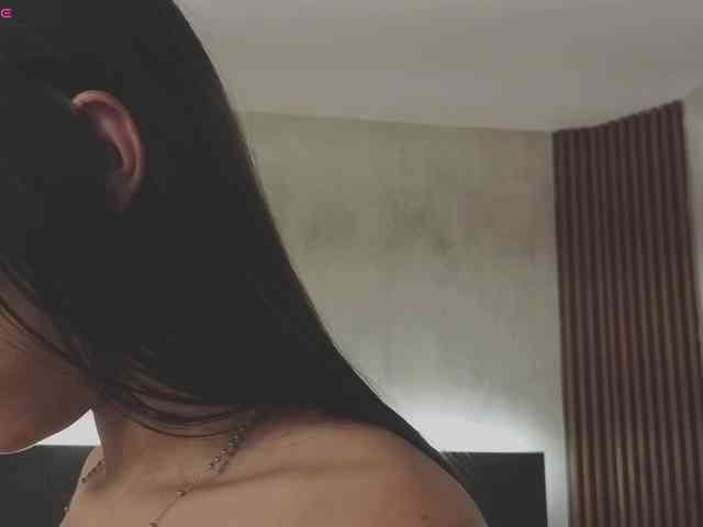 kimhilton-