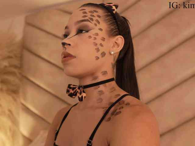kimhilton-