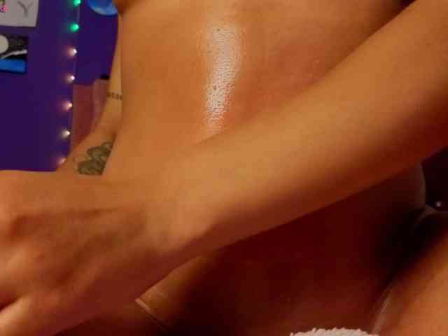 kimhilton- webcam