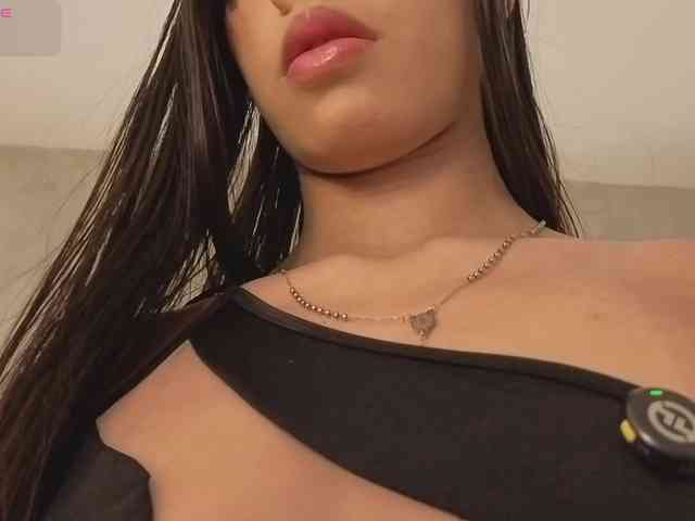 kimhilton-