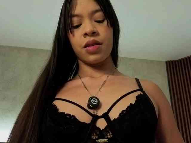 kimhilton-