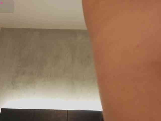 kimhilton-
