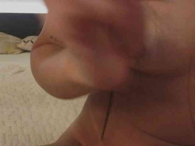 kimhilton- webcam