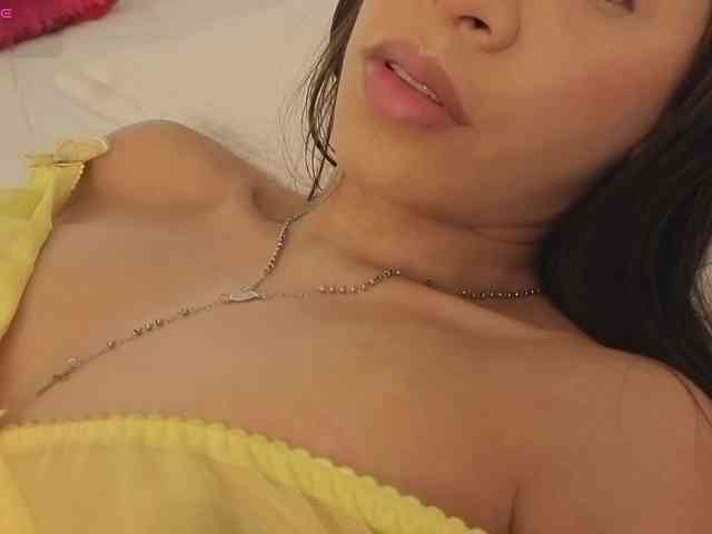 kimhilton-