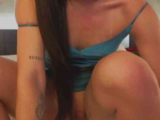 kimhilton-